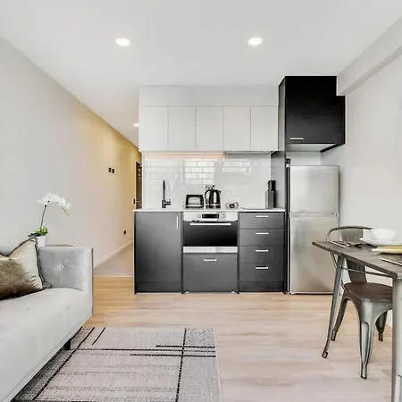 High Level Stylish Studio Apartment City Central - Pool Gym Sauna